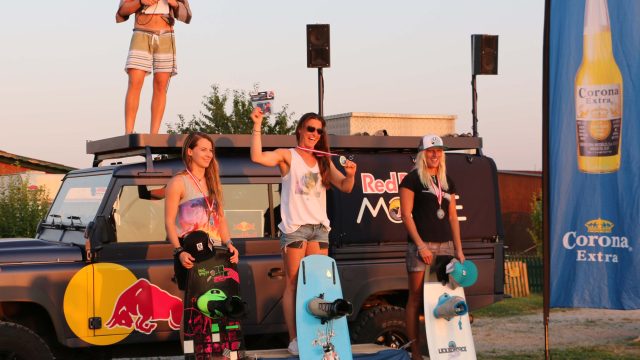 Favoritensiege am Wakepark Planksee: Timo Kapl und Astrid Schabransky gewinnen den ersten Cable Bewerb des Corona Wakeboard Cup 2015